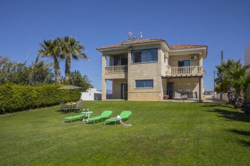 Maroni Beachfront Villa