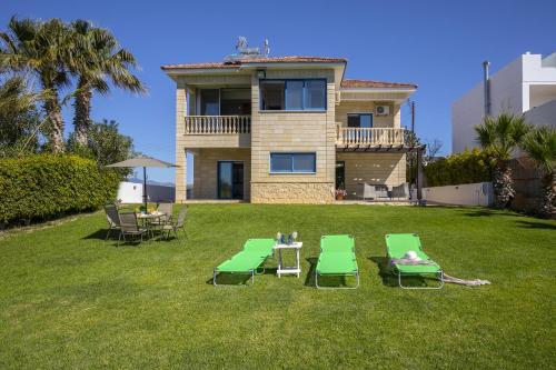 Maroni Beachfront Villa