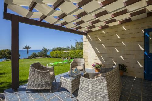 Maroni Beachfront Villa