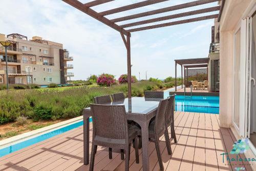Thalassa Beach Resort Amazing Three Bedroom Private Pool Apartment