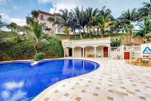 The Sunny Villa @ Keyhole Bay