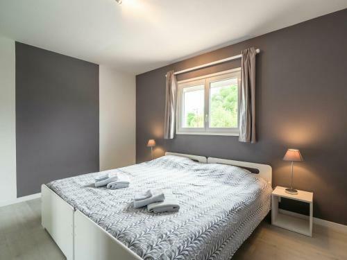 Lovely Villa In Saint-genies-de-fontedit With Pool