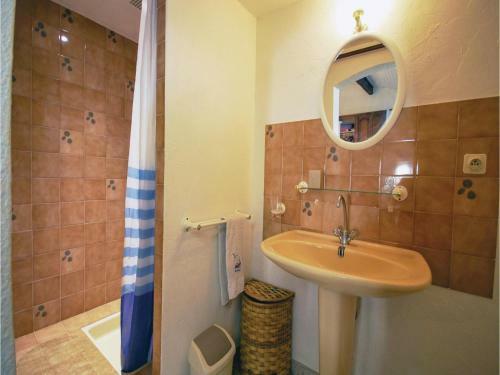 One-bedroom Apartment In Roquebrune Sur Argens