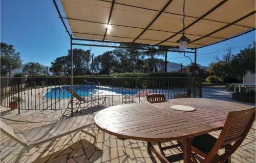 One-bedroom Apartment In Roquebrune Sur Argens