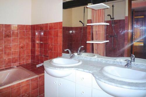Holiday Home Pleubian - Bre02563-f