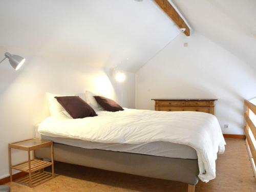 Spacious Holiday Home In Anhee With Private Terrace