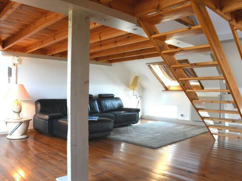 Spacious Holiday Home In Anhee With Private Terrace