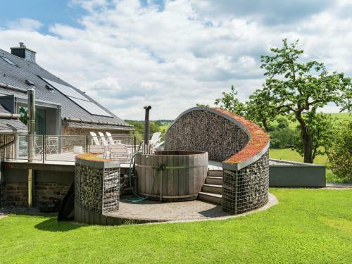 Luxurious Holiday Home With Jacuzzi In Butgenbach