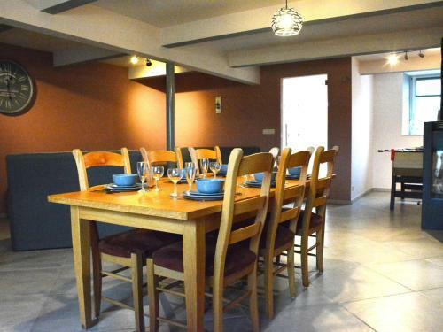 Vintage Holiday Home In Couvin Near River