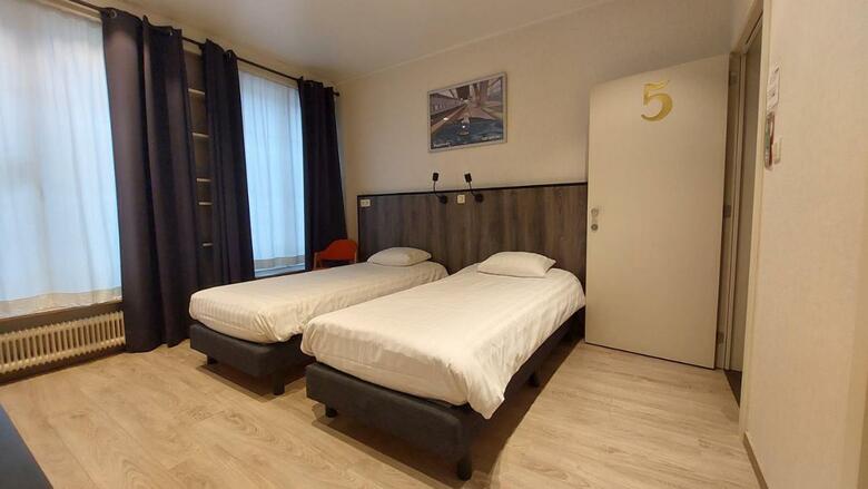 Hostal Gsb - Albert