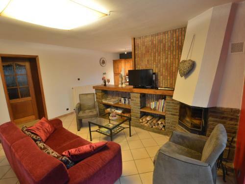 Quaint Holiday Home In Doische With Private Terrace