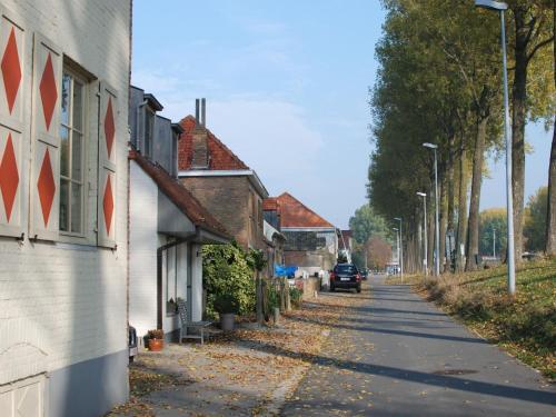Aan De Damse Vaart