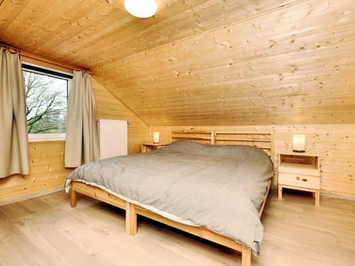Luxurious Chalet In Septon With Jacuzzi
