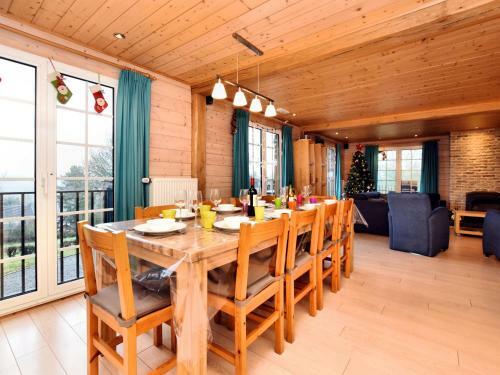 Luxurious Chalet In Septon With Jacuzzi