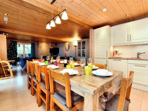 Luxurious Chalet In Septon With Jacuzzi
