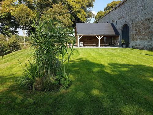 Cozy Farmhouse In Gesves With Covered Terrace