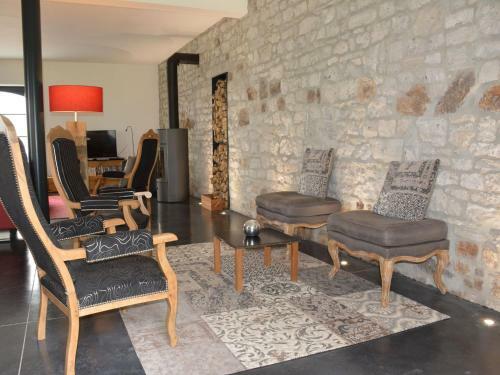 Cozy Farmhouse In Gesves With Covered Terrace
