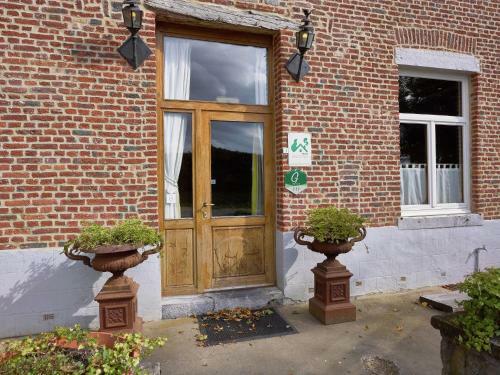 Spacious Holiday Home With Private Garden In Houyet