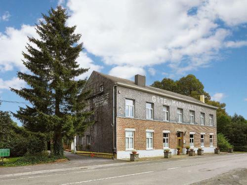 Spacious Holiday Home With Private Garden In Houyet