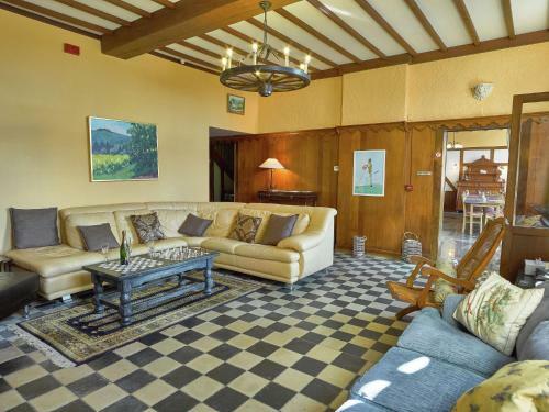 Spacious Holiday Home With Private Garden In Houyet