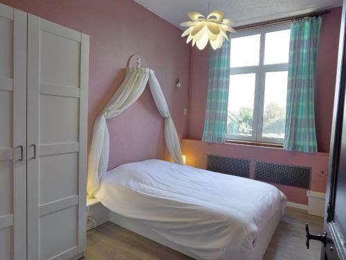 Spacious Holiday Home With Private Garden In Houyet
