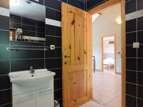 Duplex Chalet In Rendeux With Parking And Garden With Forets Views