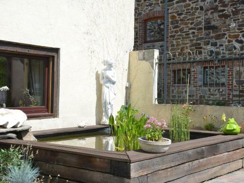 Cozy Apartment In Trois Ponts With Terrace