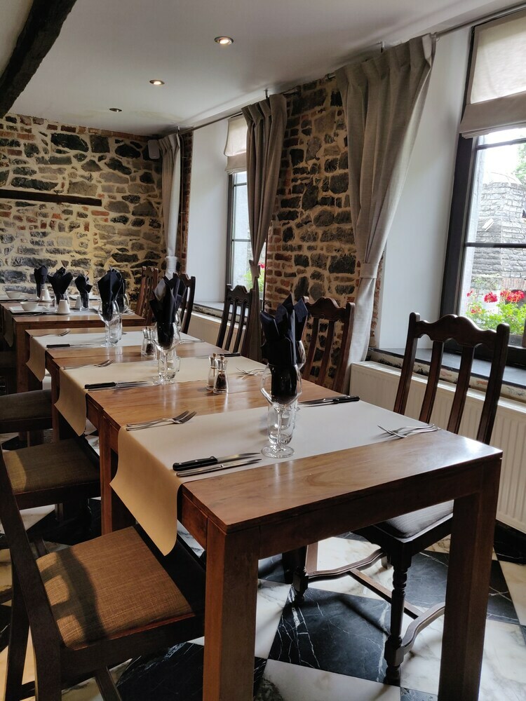 Hotel L'escape Grill