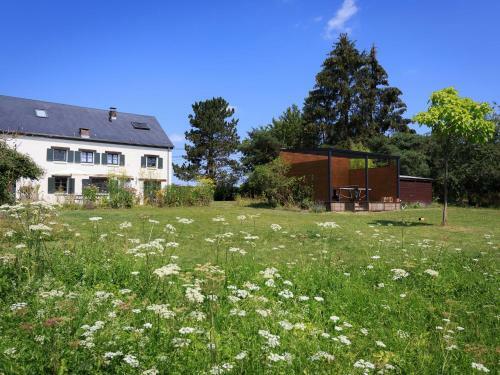 Spacious Holiday Home In Rochefort With Terrace