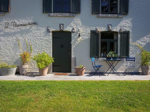 Spacious Holiday Home In Rochefort With Terrace