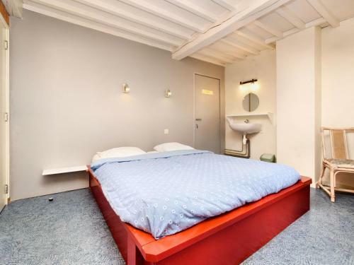 Vintage Holiday Home With Barbecue In Rendeux