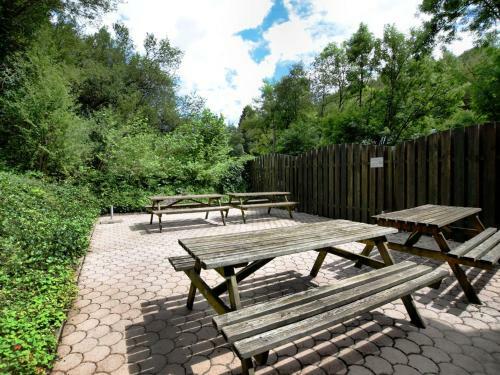 Vintage Holiday Home With Barbecue In Rendeux