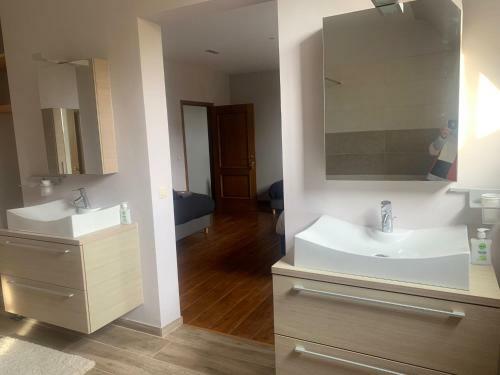 Hostal Chapeauveau B&B