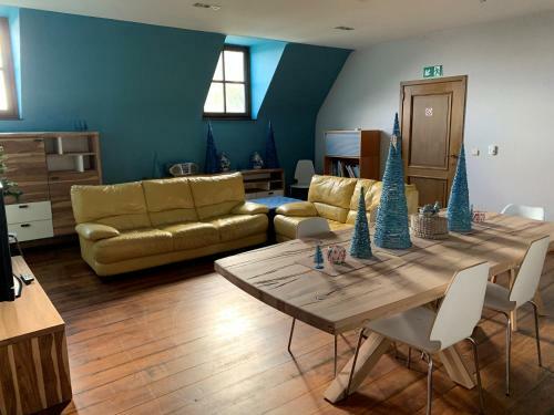 Hostal Chapeauveau B&B