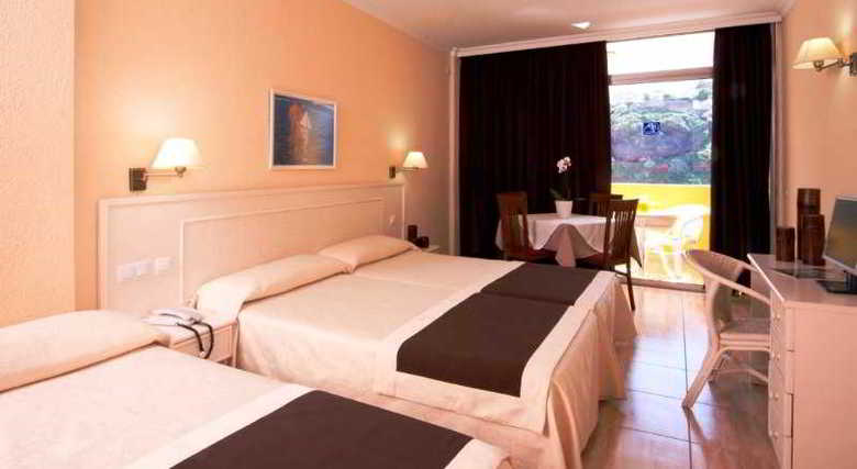 Apartamentos Elegance Palmeras Playa