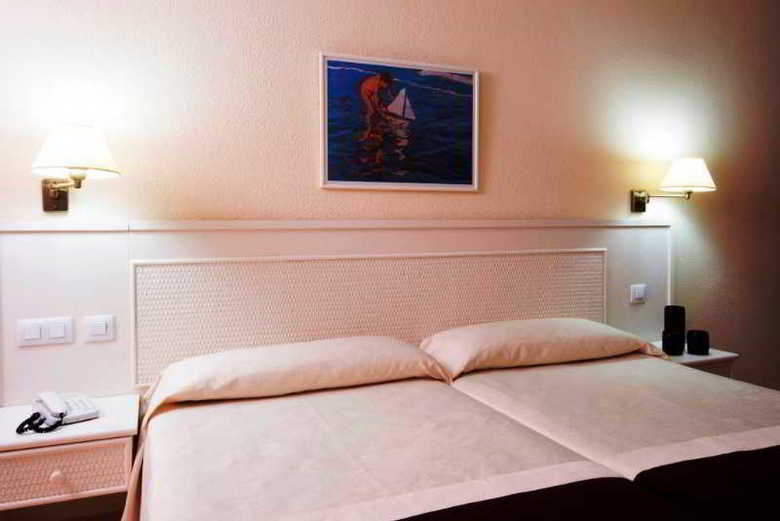 Apartamentos Elegance Palmeras Playa