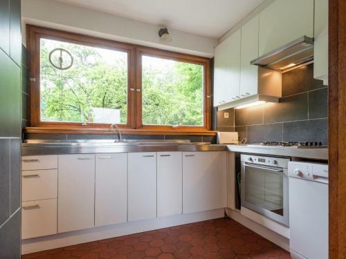 Sunlit Holiday Home In The Forest In Houveigne