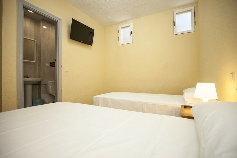 Hostal Cc Malasa�a