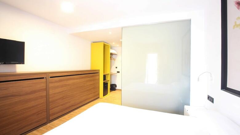 Hotel The Element