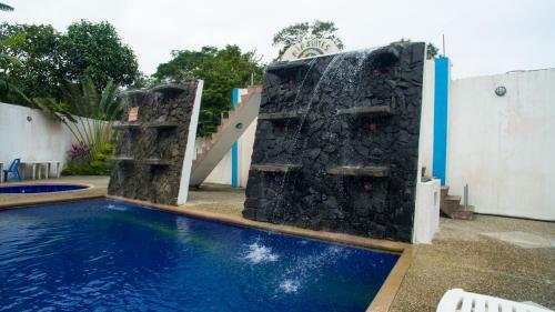 Hostal Rio Suites