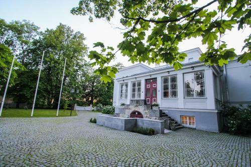 Hotel Saka Manor