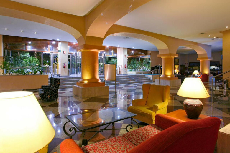 Hotel Ilunion Les Corts Spa