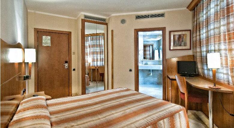 Hotel Aristol