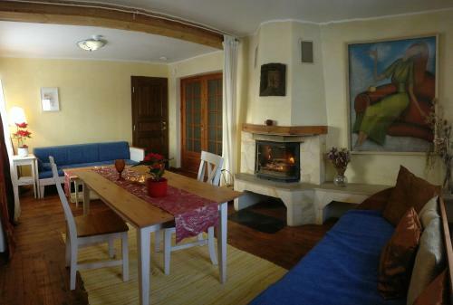Hostal Algallika Guesthouse