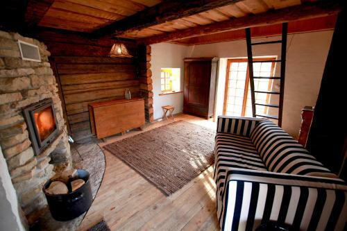 Bed & Breakfast Metsara B & B
