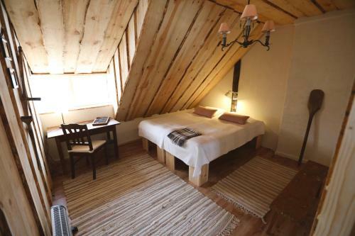 Bed & Breakfast Metsara B & B