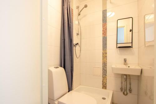 Hostal Tiigi Six Guesthouse