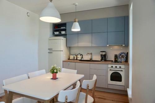 Happy Apartment