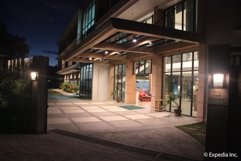 Rivermount Hotel And Resort