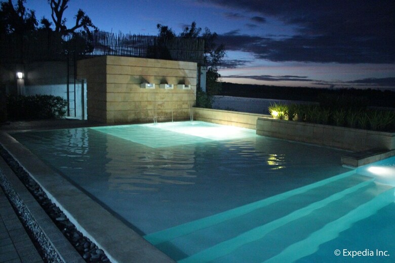 Rivermount Hotel And Resort